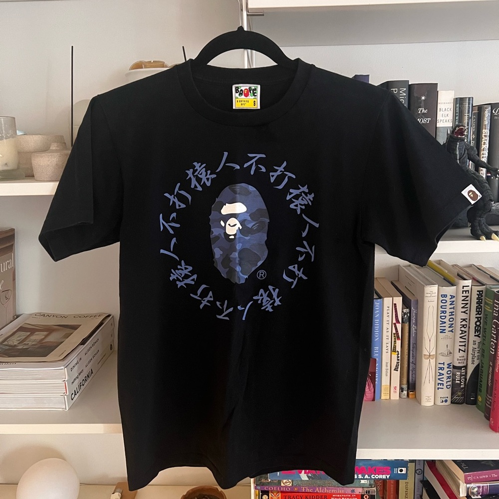 A BATHING APE MEN’S TEE